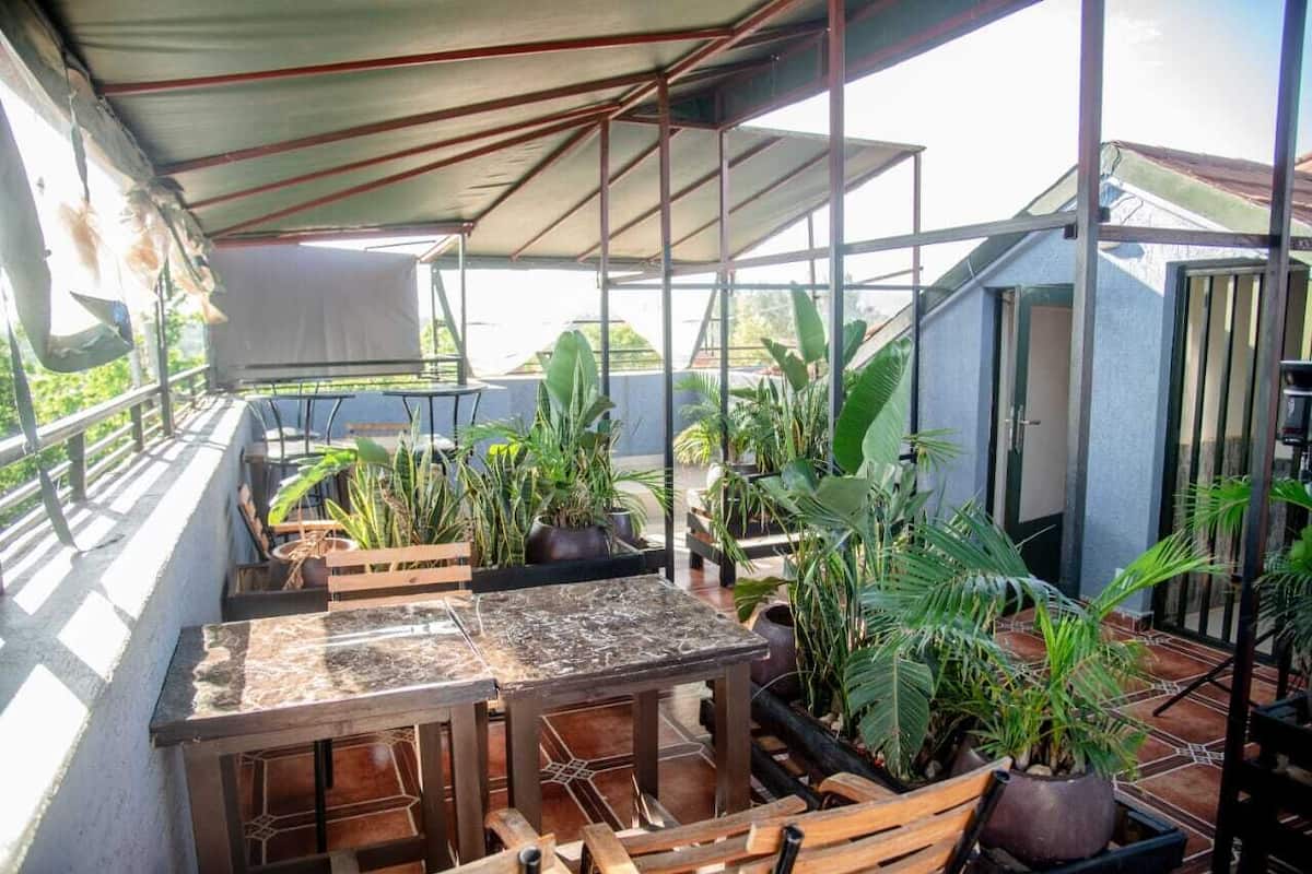 40-cm smart tv with digital channels, tv, fireplace