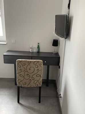 Single Room | Free WiFi