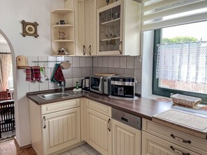 Fridge, microwave, oven, dishwasher - Speicher by Interhome (Gingst)