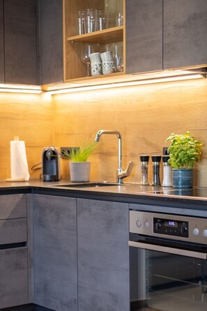 Kühlschrank, Ofen, Geschirrspüler, Toaster