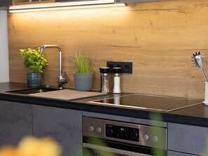 Réfrigérateur, four, lave-vaisselle