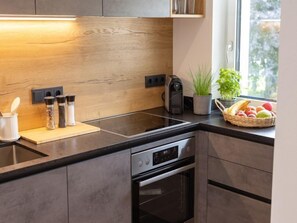 Kühlschrank, Ofen, Geschirrspüler, Toaster