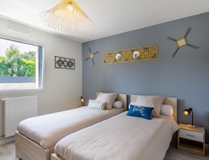 2 bedrooms, iron/ironing board, WiFi