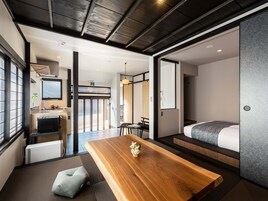 Traditional House | In-room safe, individually decorated, individually furnished