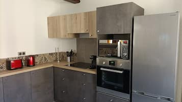 Refrigerador, microondas, horno, lavavajillas