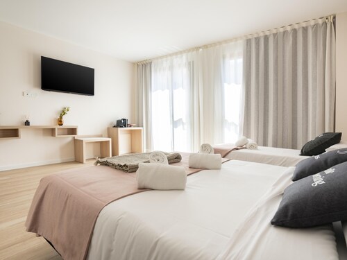 Limehome Barcelona Carrer de Besalú 82