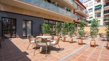 Driepersoonskamer | Terras