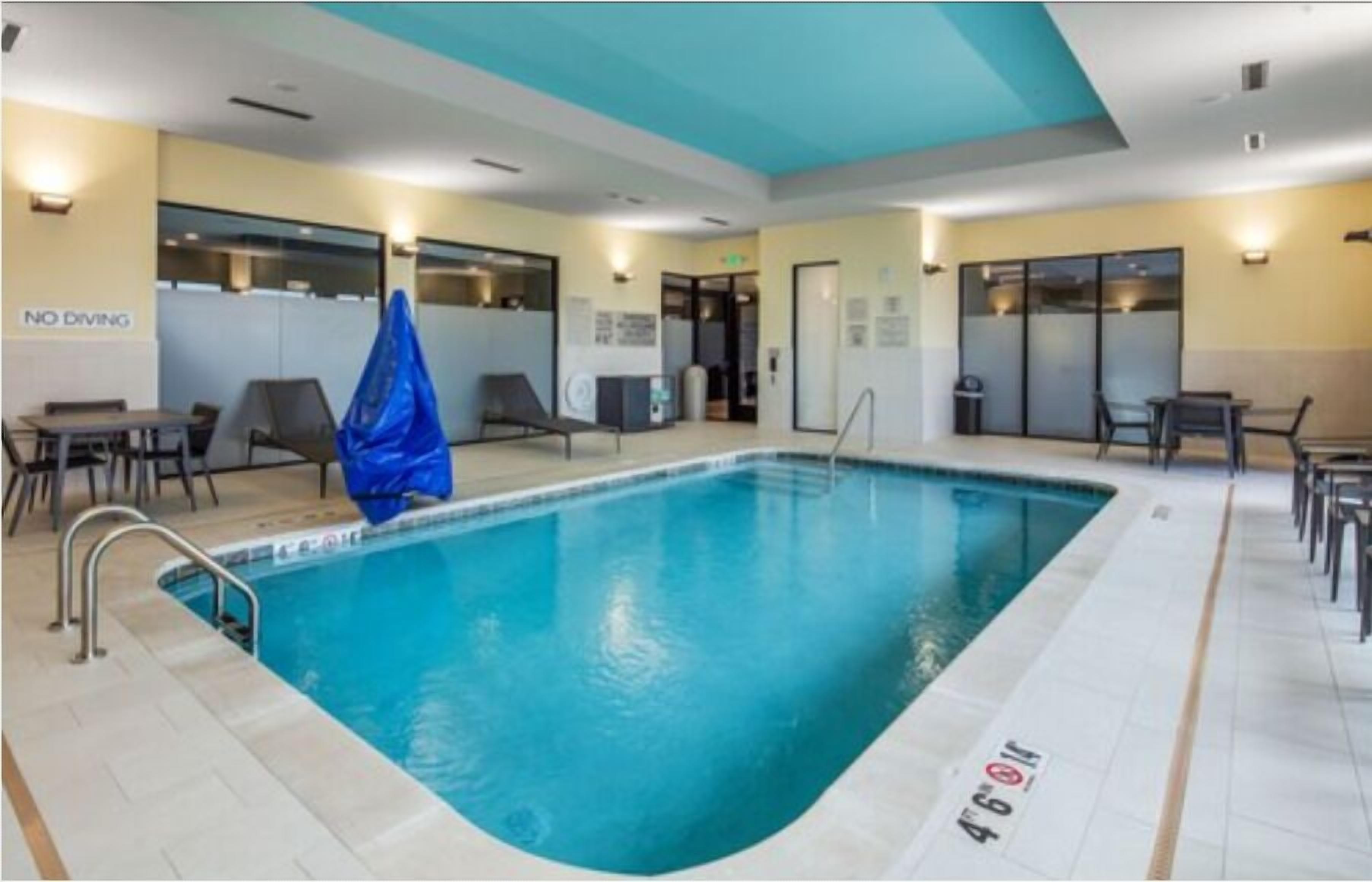 Kolam renang persendirian