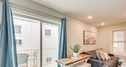 Wildwood Condo w/ Pool Access - Walk to Beach