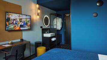 Executive Double Room | Premium bedding, in-room safe, desk, laptop workspace