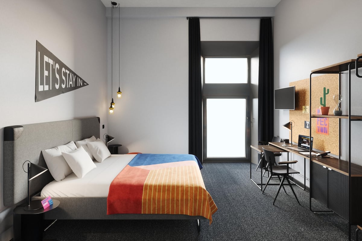1 bedroom, premium bedding, in-room safe, desk
