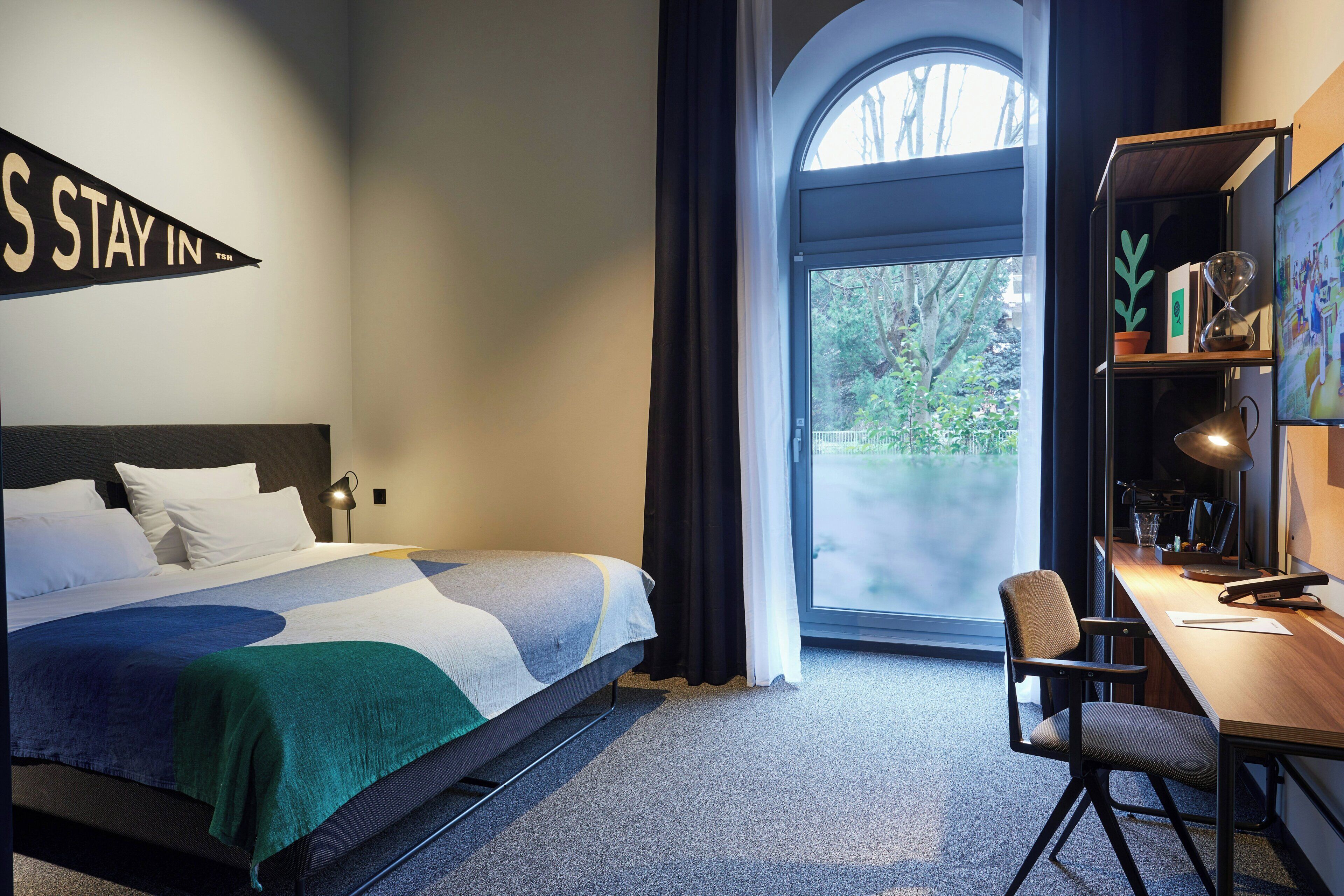 Premium bedding, in-room safe, desk, laptop workspace