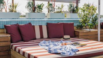 حمّام سباحة خارجي موسمي