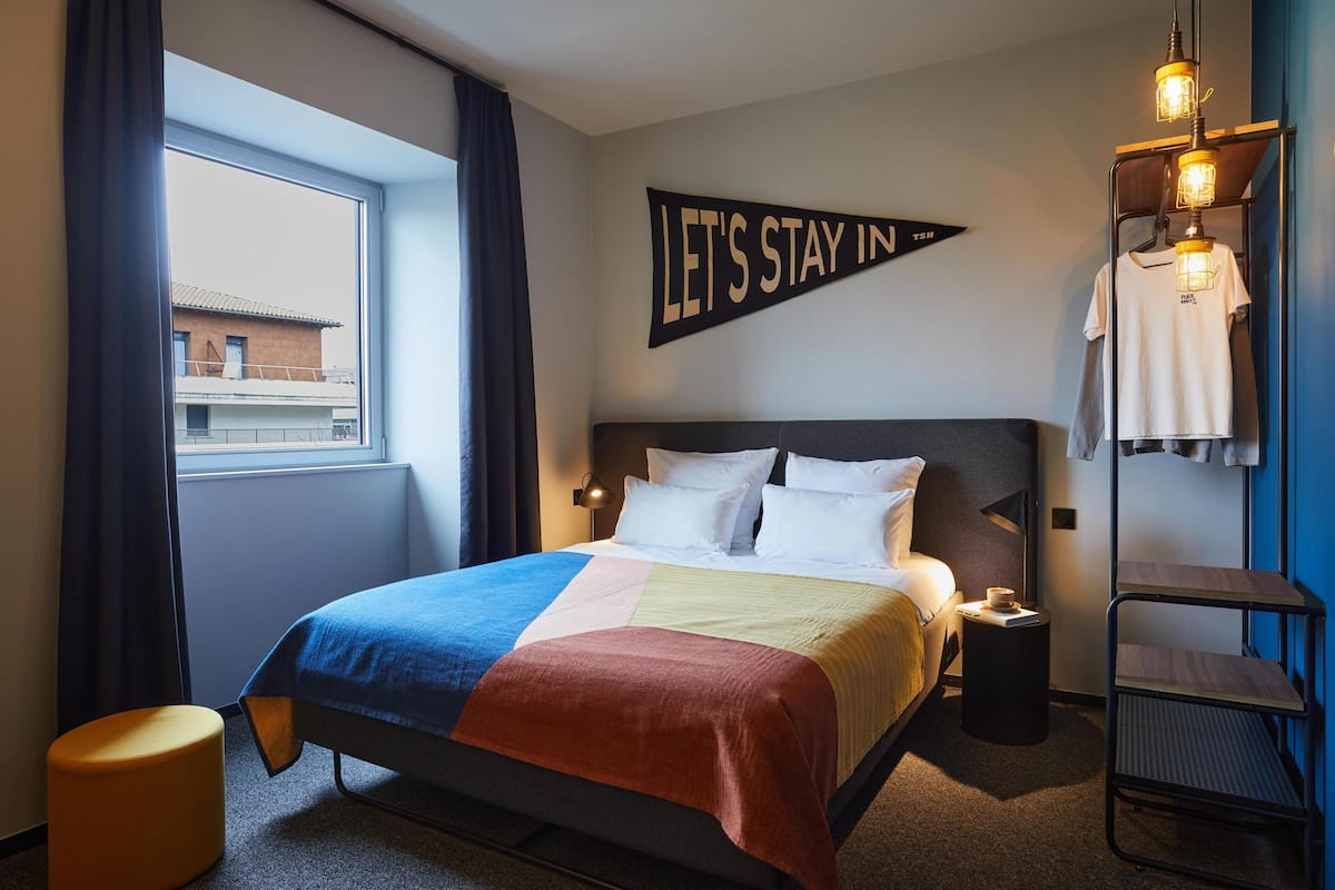 Executive Double Room | Premium bedding, in-room safe, desk, laptop workspace