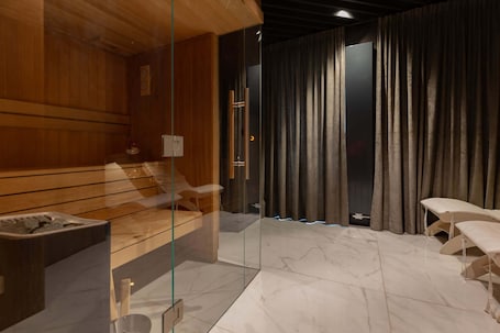 Sauna. Comfortable Studio | Parking | Close to the Royal Baths