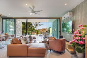 Deluxe Villa | Living room | 40-inch LED TV with digital channels, TV - Scenic Green Hill Views 4BR Villa Jeanny (Kamala)