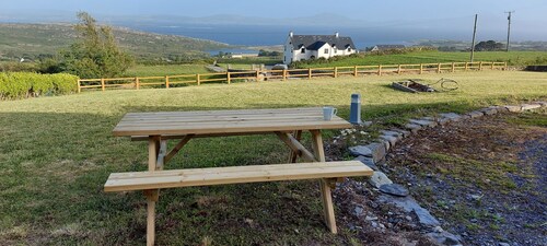 Bantry - House - Sleeps 6 - Sea Views - Parking