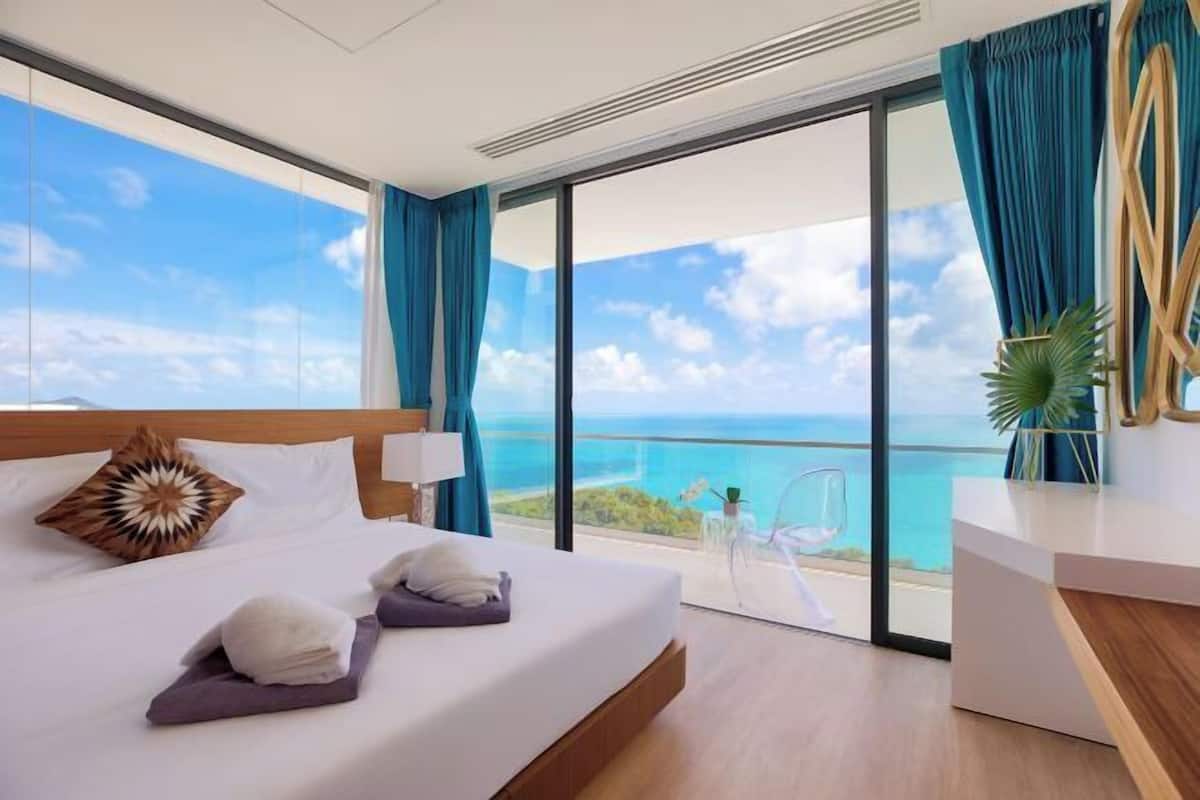 In-room safe, iron/ironing board, free WiFi, bed sheets