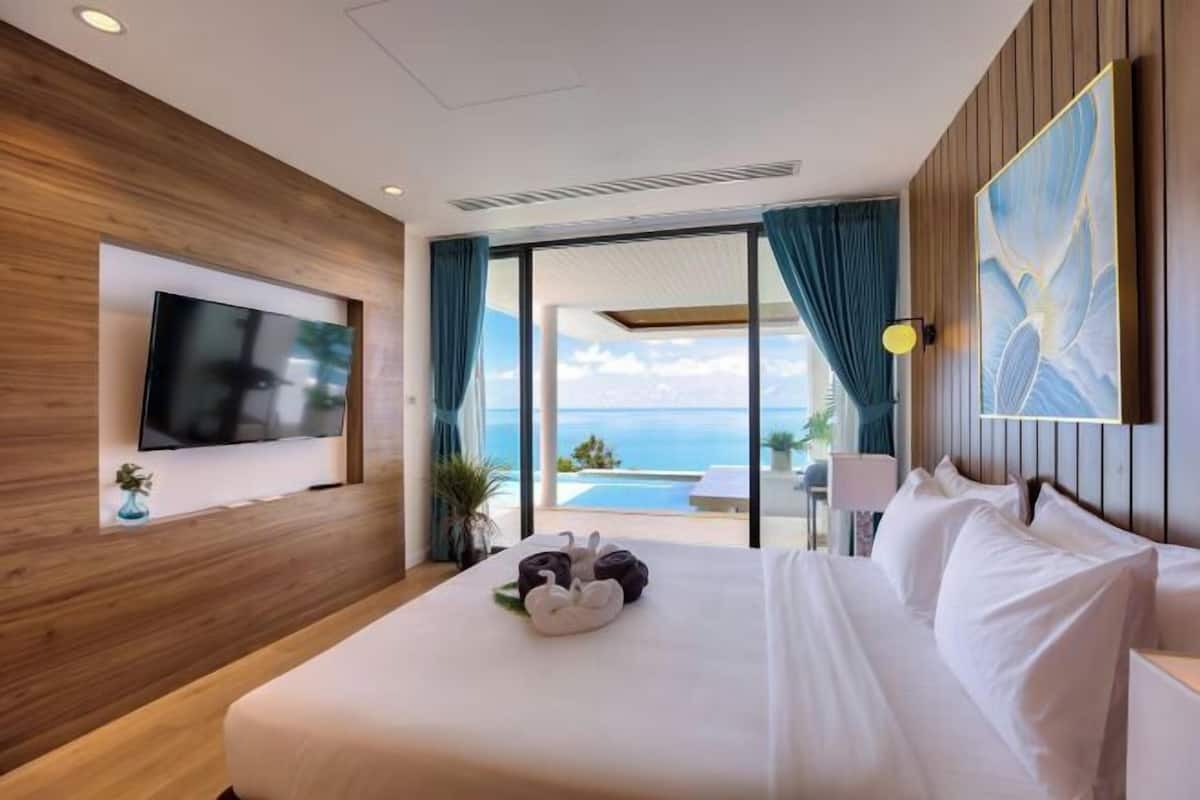 In-room safe, iron/ironing board, free WiFi, bed sheets