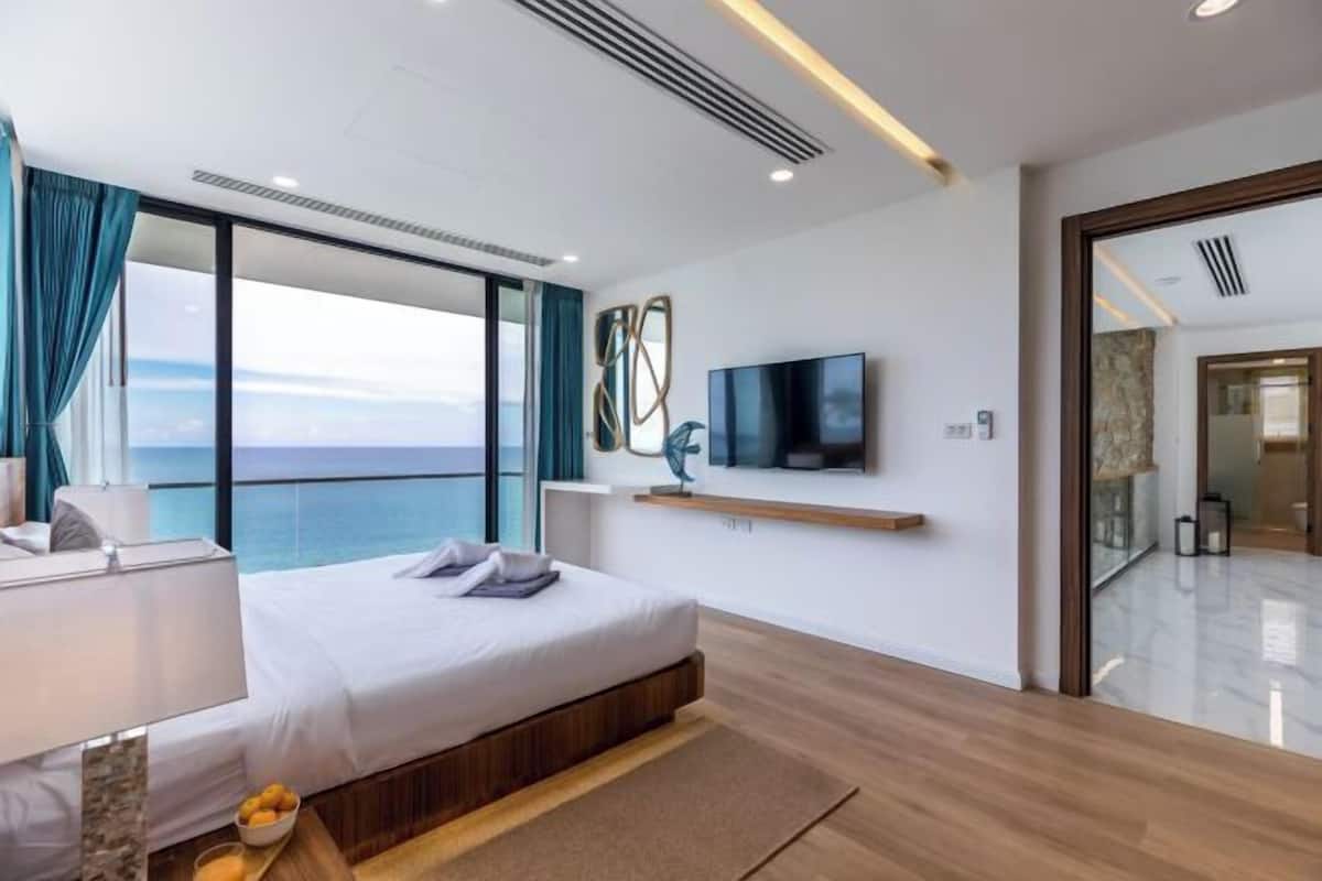 In-room safe, iron/ironing board, free WiFi, bed sheets