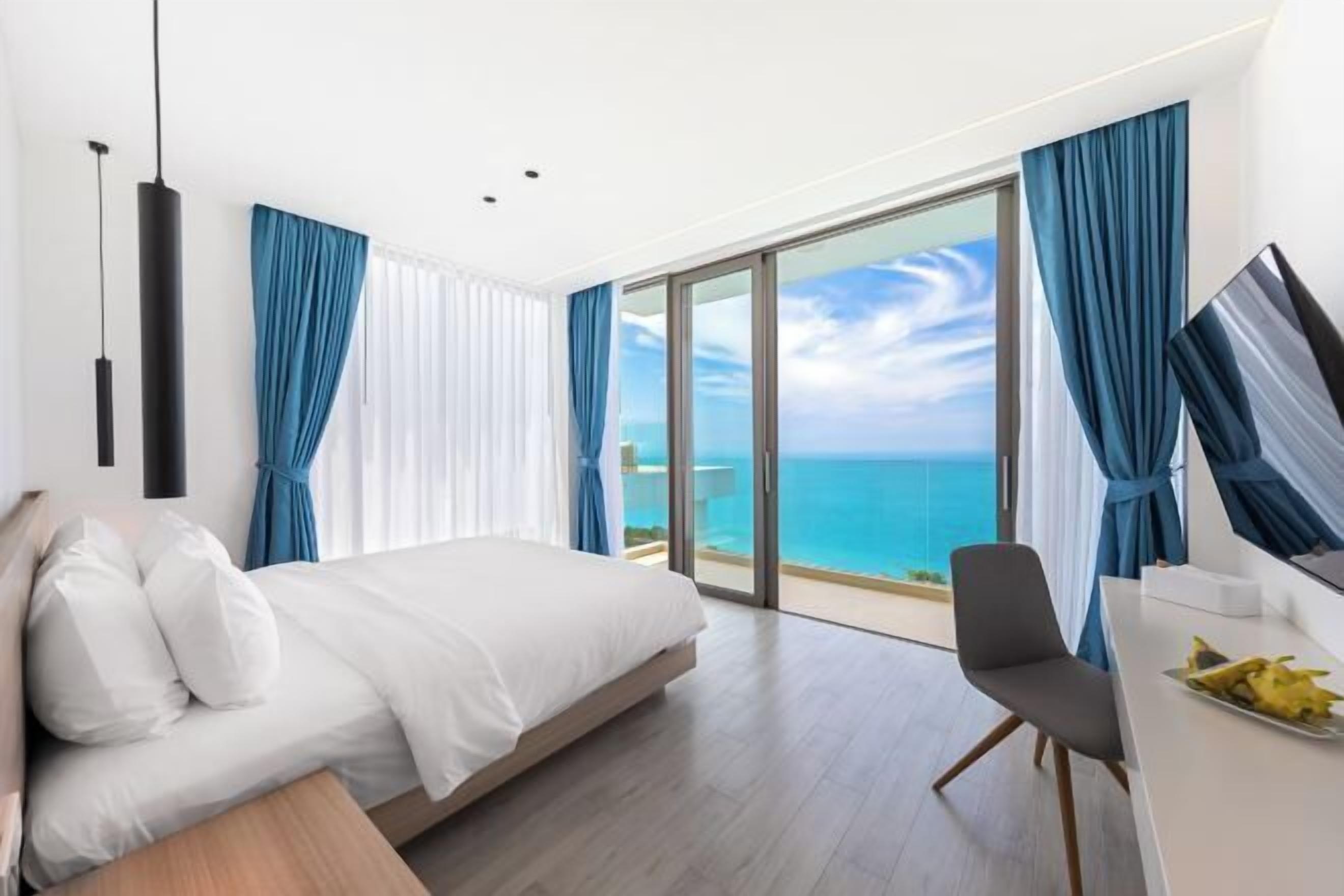 In-room safe, iron/ironing board, free WiFi, bed sheets