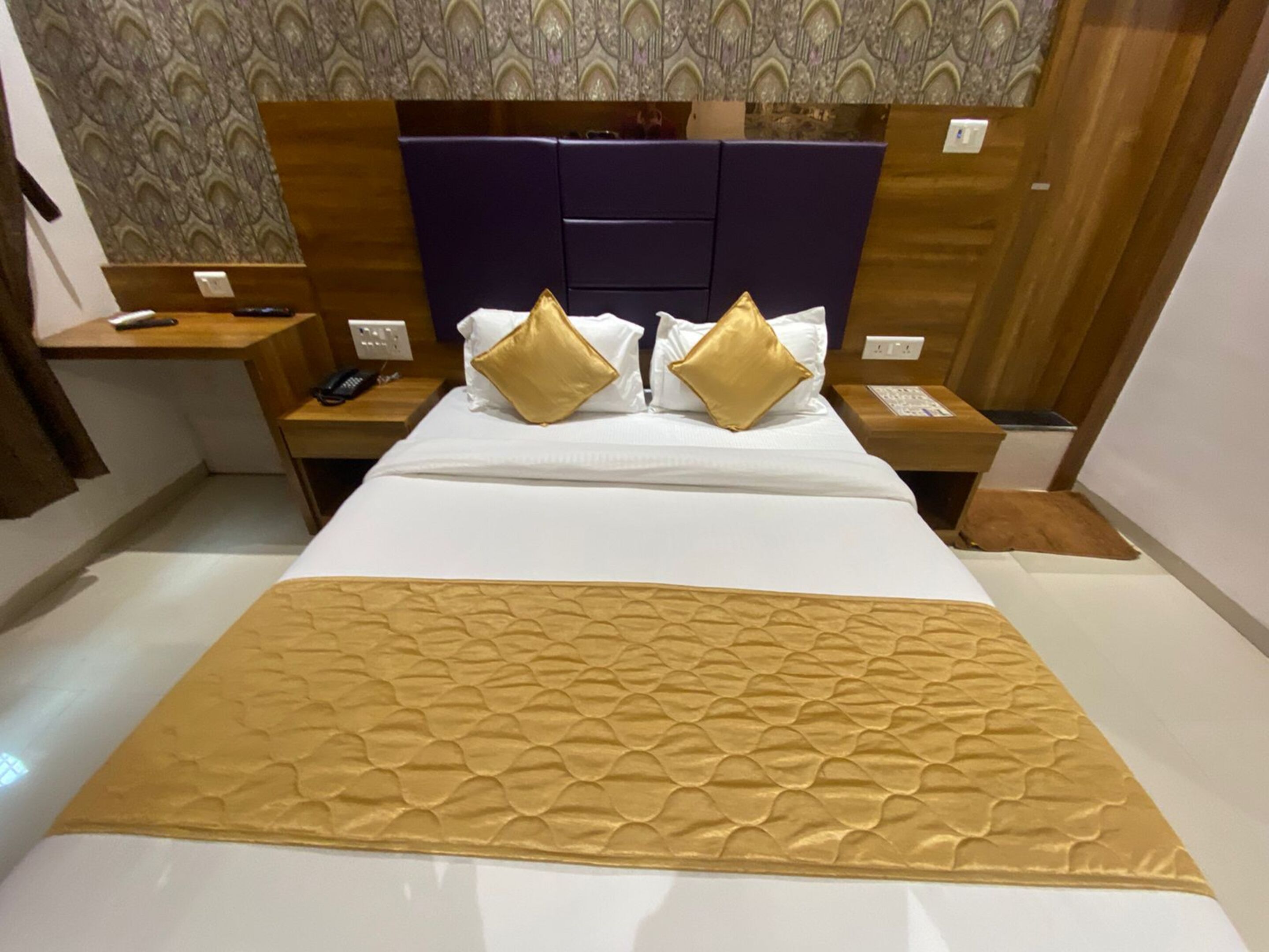 Photo - Hotel BKC CROWN - Near Trade Centre, Visa Consulate