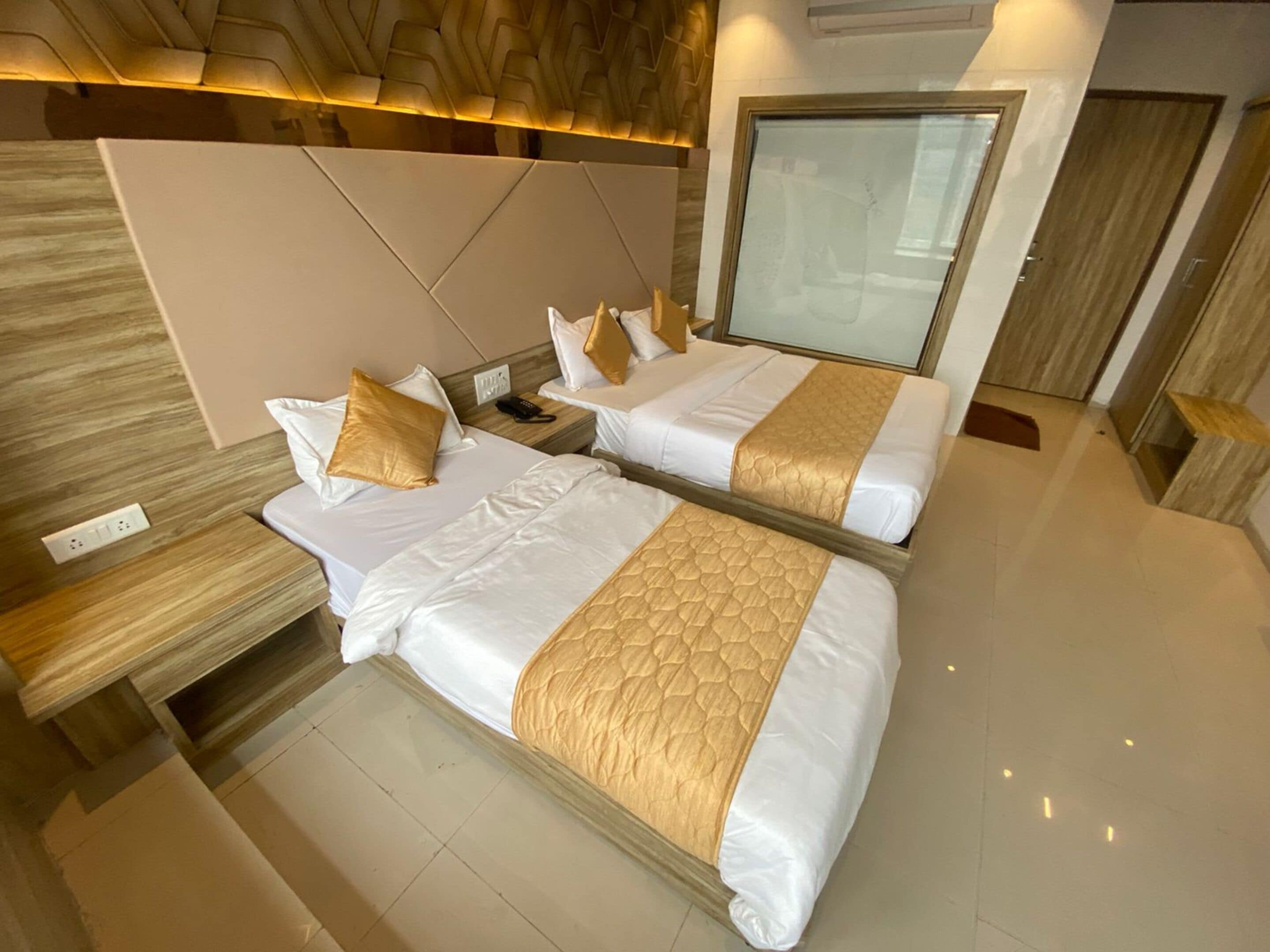 Photo - Hotel BKC CROWN - Near Trade Centre, Visa Consulate