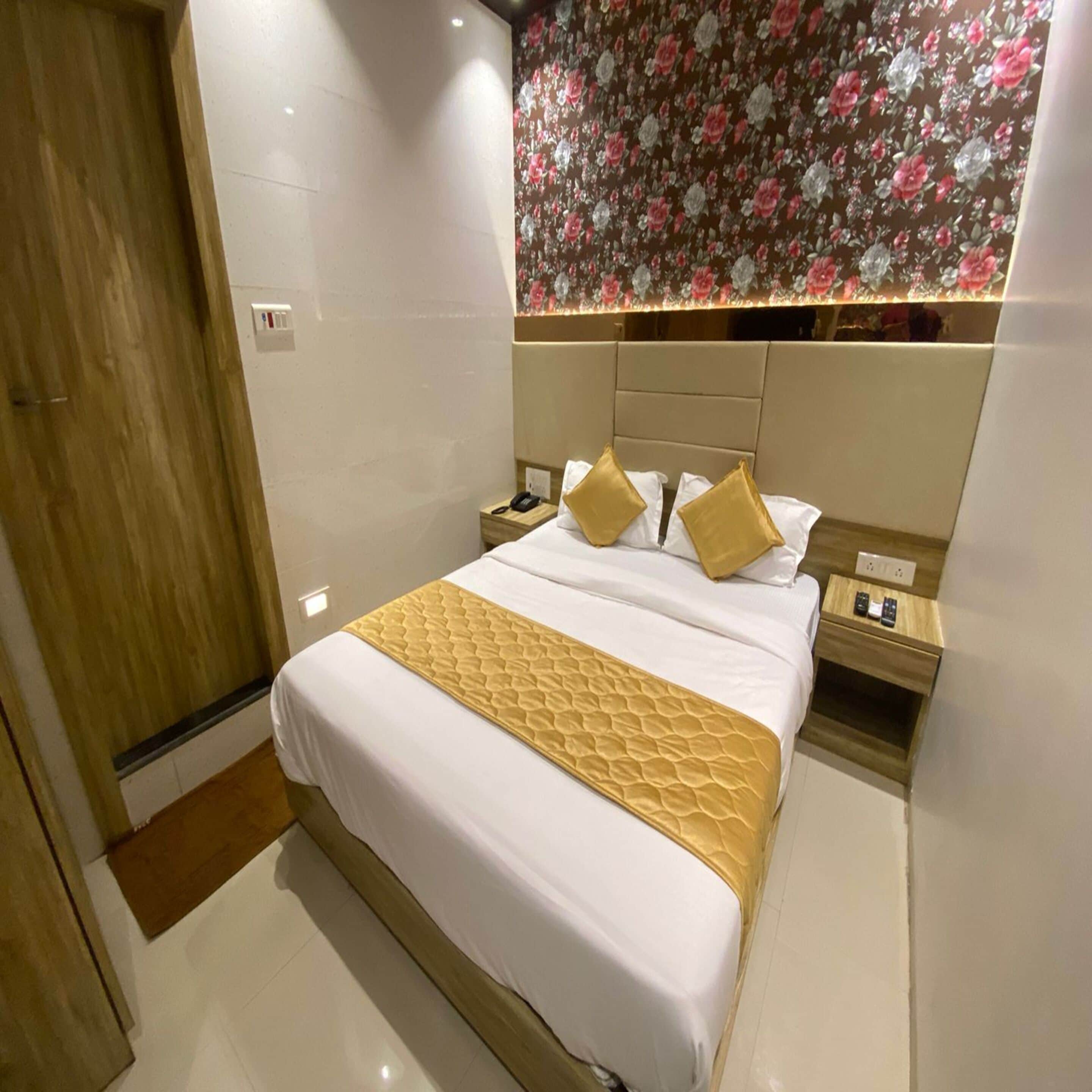 Photo - Hotel BKC CROWN - Near Trade Centre, Visa Consulate