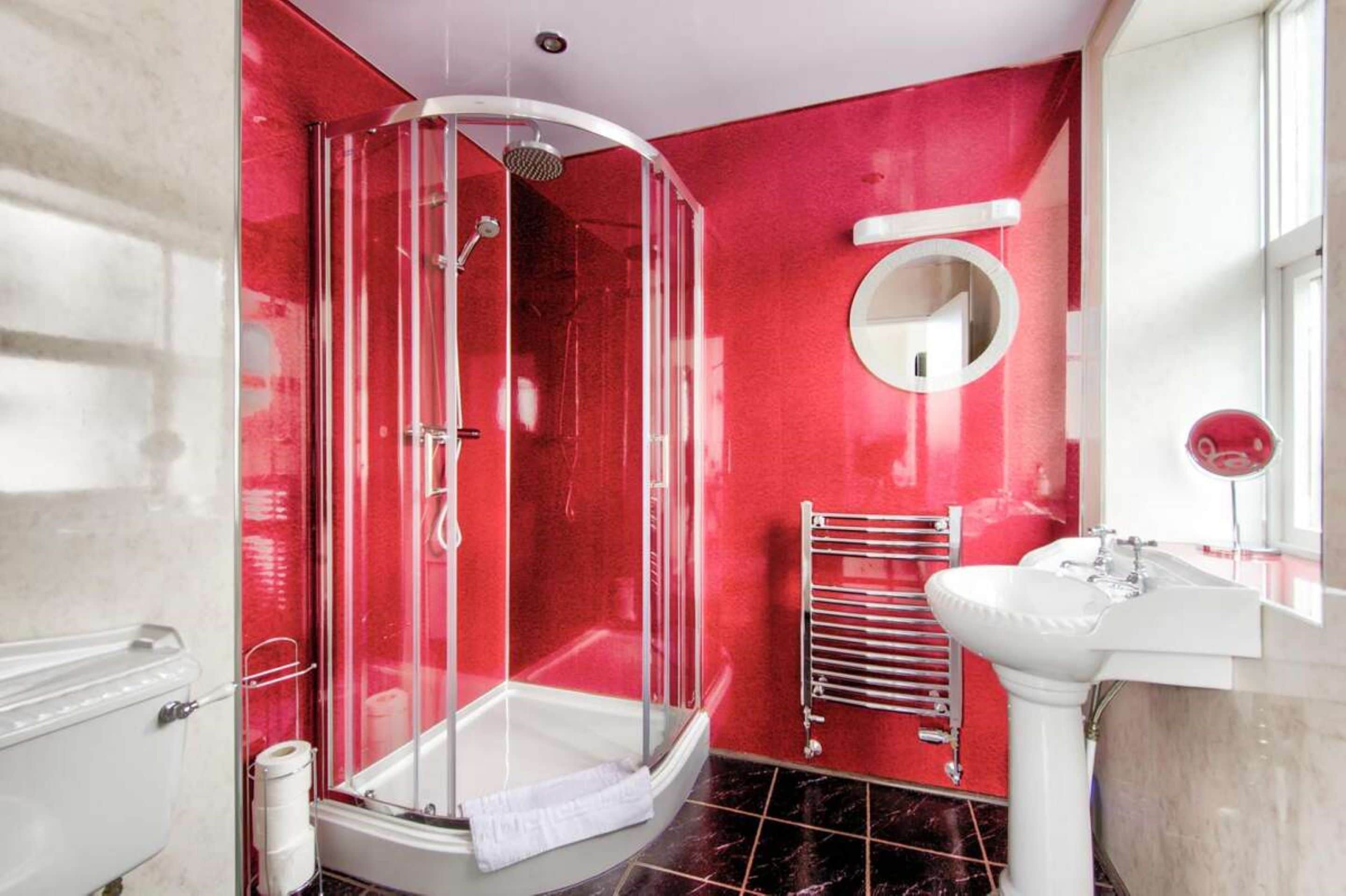 淋浴设施、吹风机、毛巾