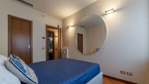 1 habitación, tabla de planchar con plancha y wifi 