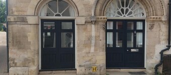 Unique house in central stamford with Parking.