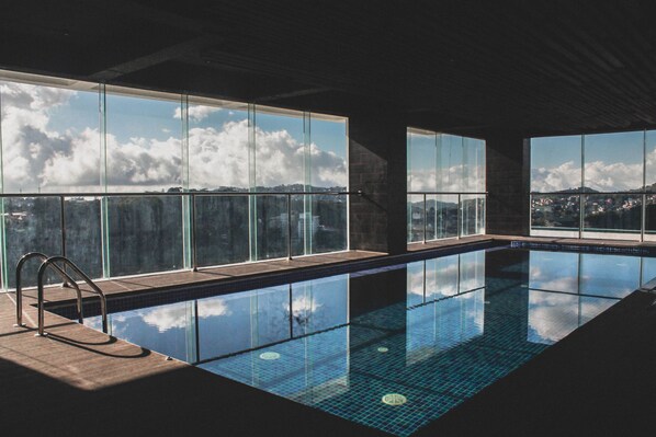 Una piscina techada