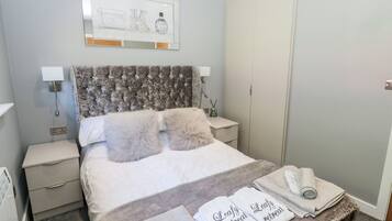3 bedrooms, WiFi (free), individually decorated, individually furnished