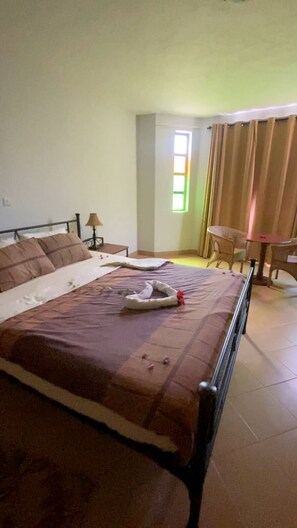 Double Room | Blackout drapes, free WiFi, bed sheets - Fortune Kilimanjaro Lodge (Marangu)