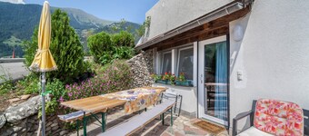 Appartamento "Haus Reimon" con piscina condivisa, terrazza e Wi-Fi
