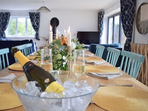 Cottage | Dining
