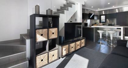 Be Glow Home with Terrace, Balconies & Wi-Fi