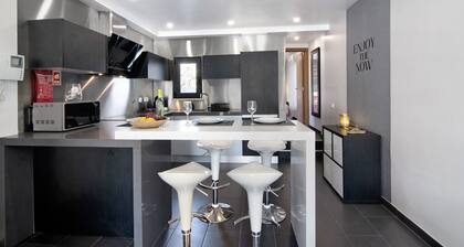 Be Glow Home with Terrace, Balcony & Wi-Fi