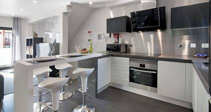 Be Glow Home mit Terrasse, Balkonen & WLAN