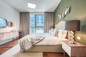 Appartement luxueux, vue sur la ville | 2 chambres, coffre-fort, rideaux d’obscurcissement