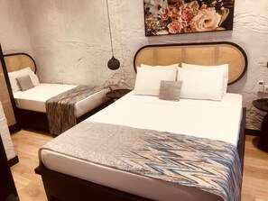 Comfort driepersoonskamer | Gratis wifi, beddengoed