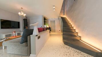 Télévision, cheminée