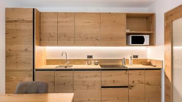 Refrigerador, microondas, parrilla de estufa y lavavajillas