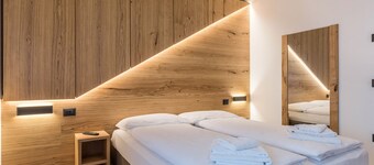 Appartamento 'Campanile Basso' con vista sulle montagne, balcone e Wi-Fi