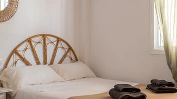 4 makuuhuonetta, silitysrauta/-lauta, ilmainen Wi-Fi, vuodevaatteet