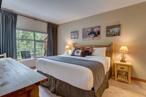 2 bedrooms, desk, iron/ironing board, travel crib