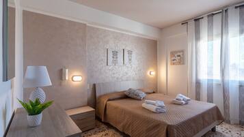 2 slaapkamers, een strijkplank/strijkijzer, gratis wifi, beddengoed