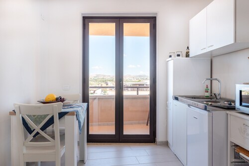 Apartment Le Primule, pet-friendly, with sea view and balcony