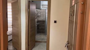 Apartment | Premium bedding, rollaway beds, free WiFi, bed sheets