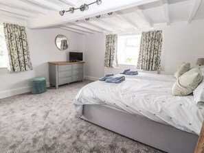 3 bedrooms, individually decorated, individually furnished, free WiFi - Hill Farm (Nantwich)